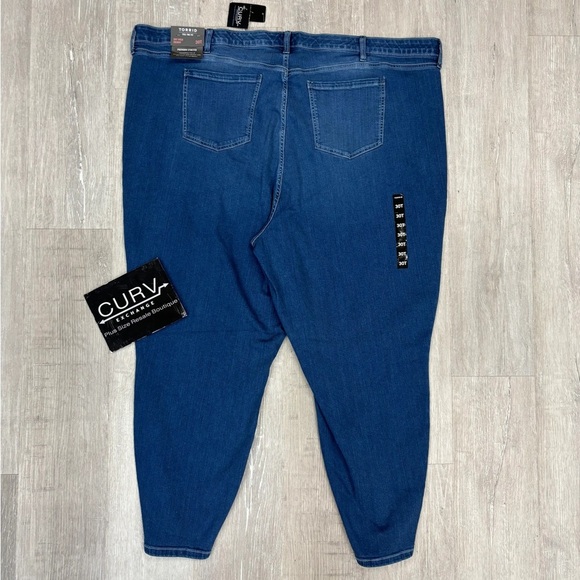 Torrid Sky High Skinny Jeans - NEW - Size 30 - Picture 2 of 3